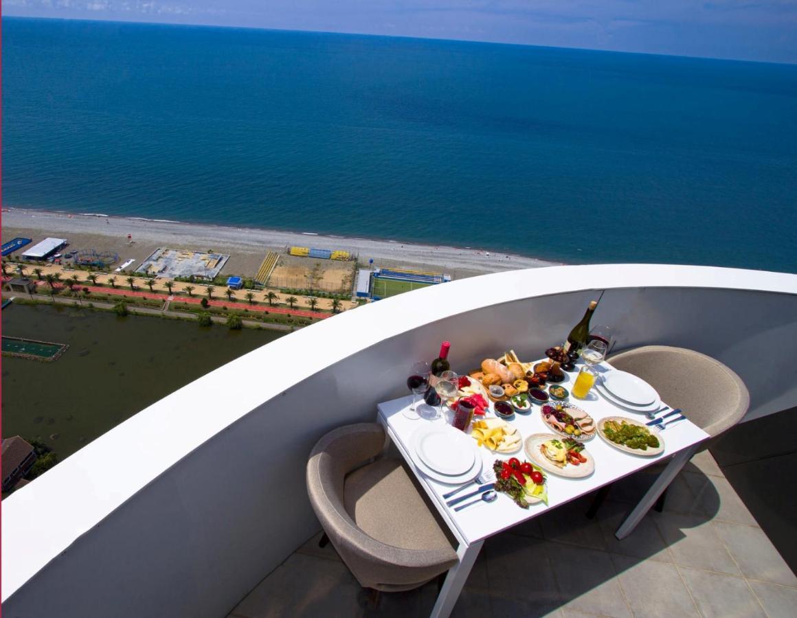 Apartments In Alliance Batumi Bagian luar foto