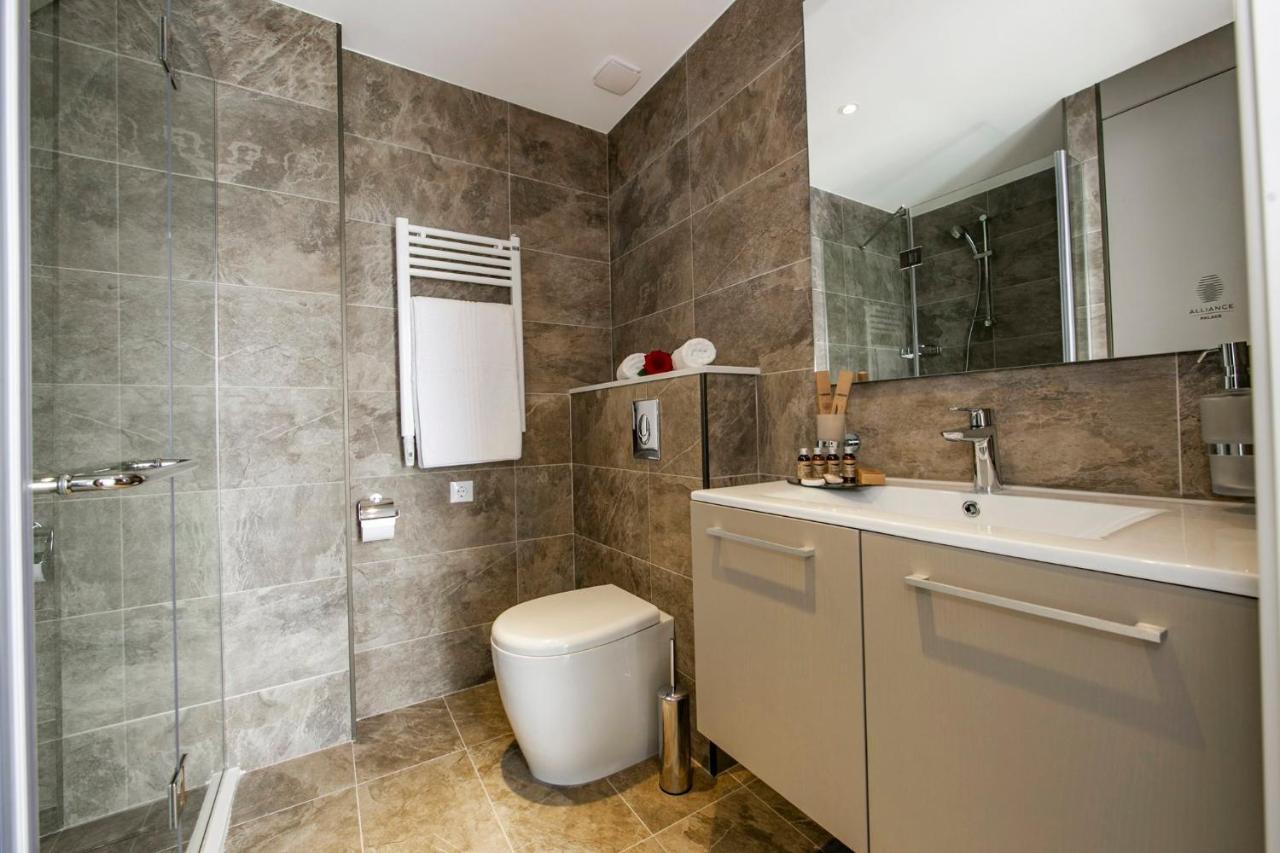 Apartments In Alliance Batumi Bagian luar foto